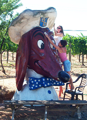 The Doggie Diner Head getting restored.